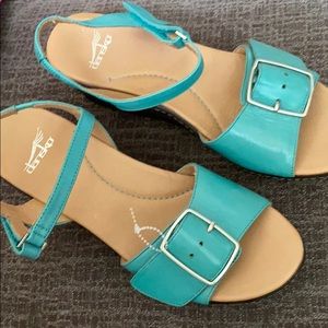 Dansko 39 teal sandals